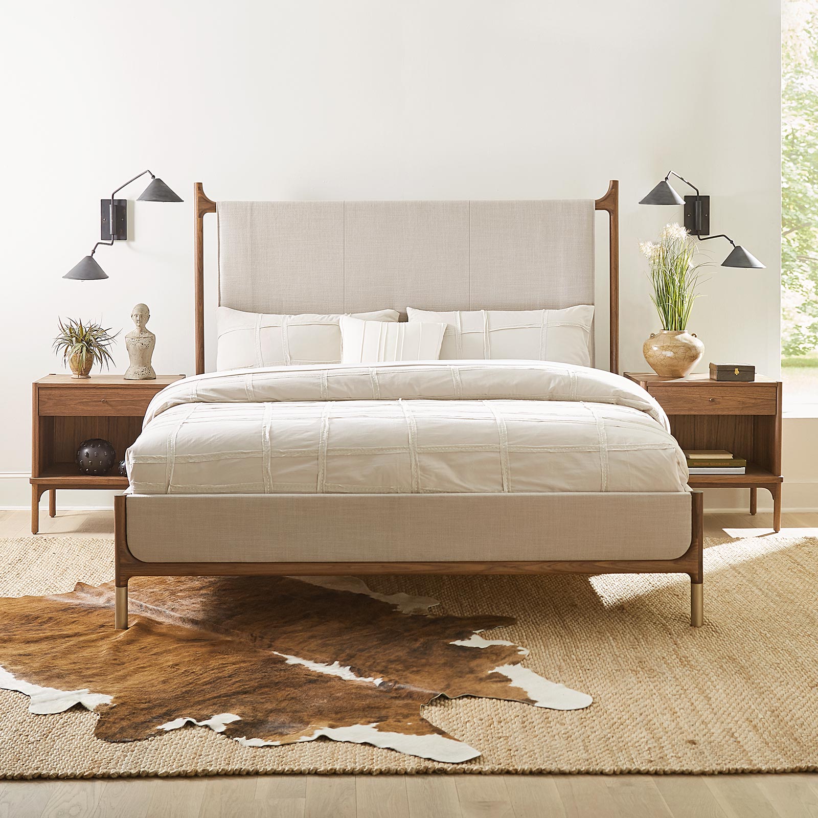 Walnut Grove Upholstered Bed